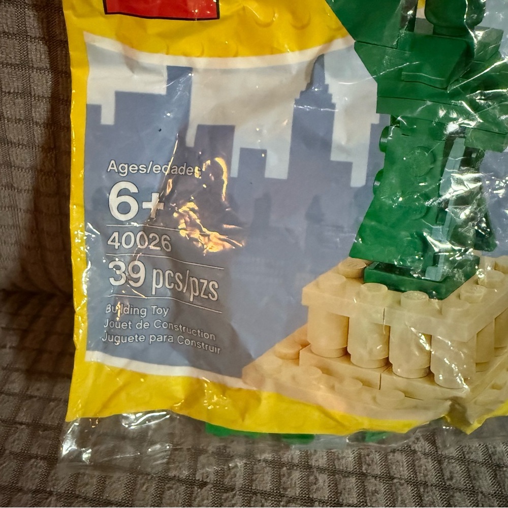 NEW LEGO CREATOR Statue Of Liberty 40026 New York City Limited Polybag Set - Picture 2 of 4